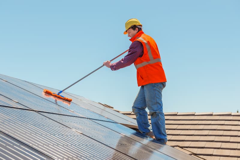 Shine Bright! Get the Dirt Off Your Solar Panels with Our Top-Notch Solar Panel Cleaning Service