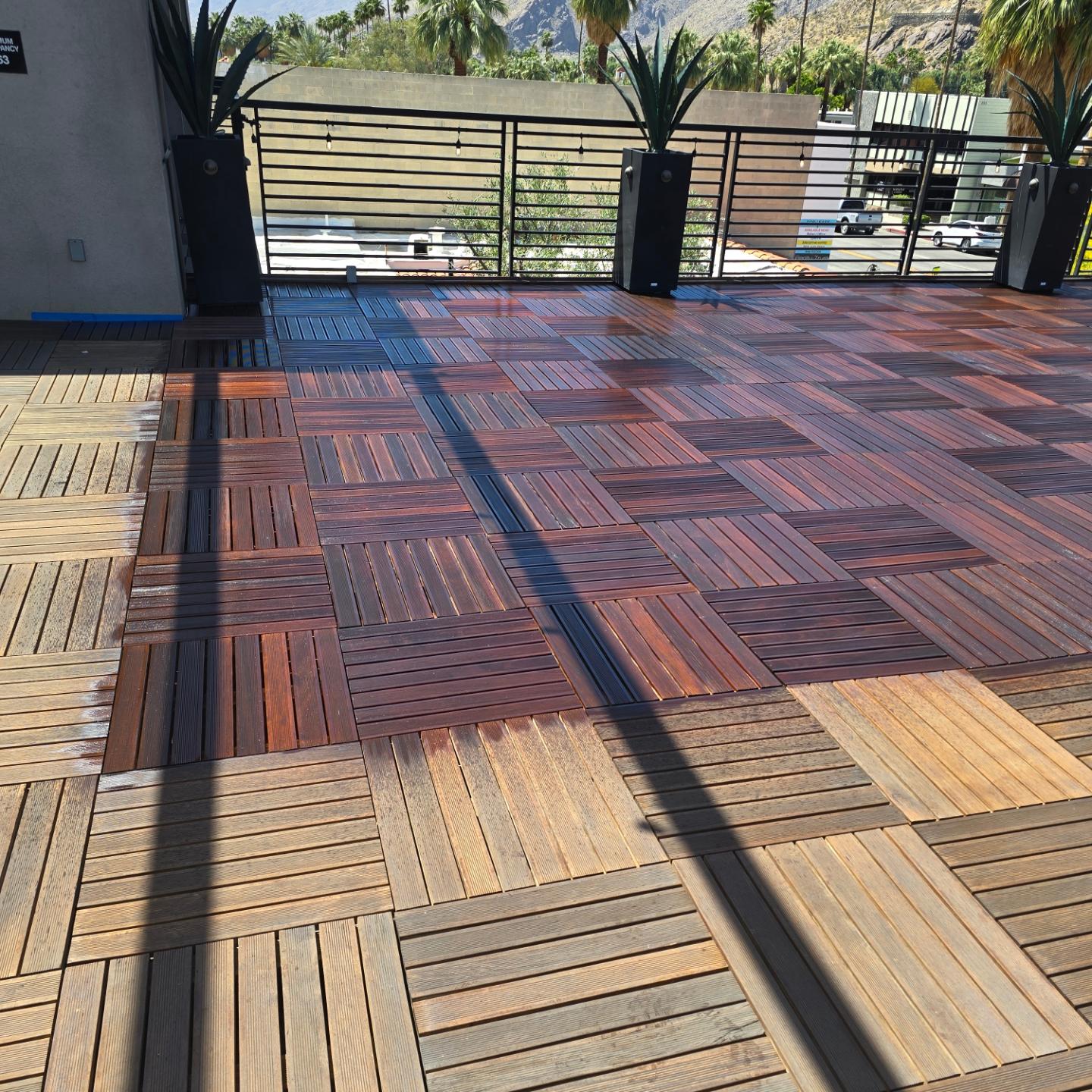Top quality deck staining in Palm springs, Ca
